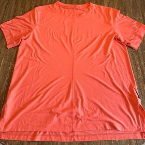 Men's Nike Yoga Dri-Fit Split Hem Short Sleeve Crew Neck T-Shirt Salmon, X-Large